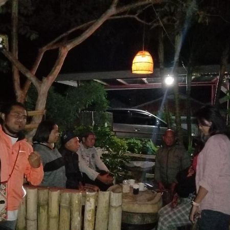 Hotel Edelweis 2 Bajawa Esterno foto
