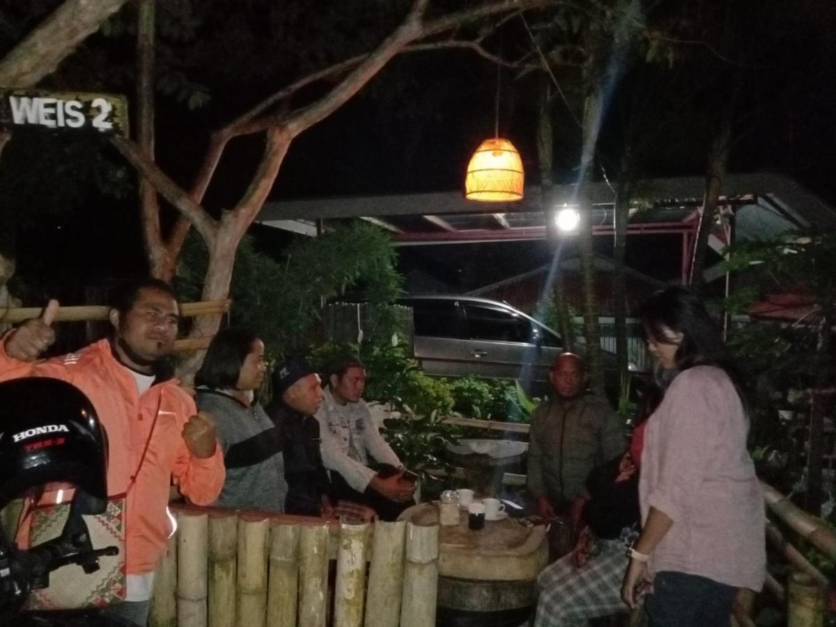 Hotel Edelweis 2 Bajawa Esterno foto